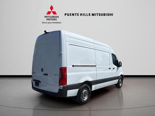 Gray White 2025 Mercedes-Benz Sprinter 2500 144 WB