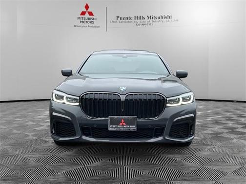 2022 BMW 740 i