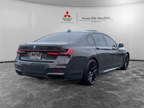 2022 BMW 740 i