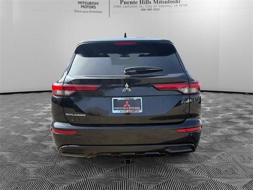 2022 Mitsubishi Outlander SE