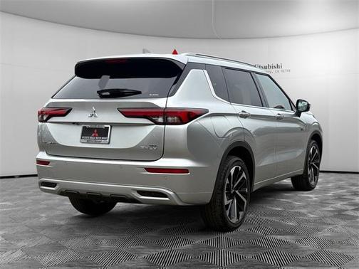 2025 Mitsubishi Outlander PHEV SEL