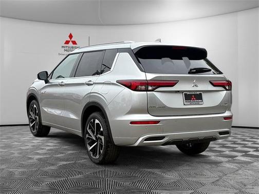 2025 Mitsubishi Outlander PHEV SEL