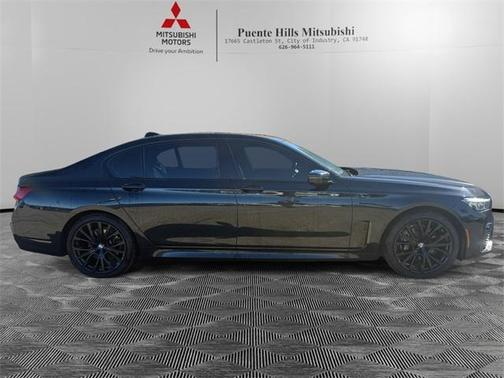 2022 BMW 740 i