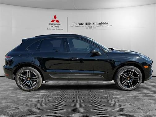 2021 Porsche Macan Base