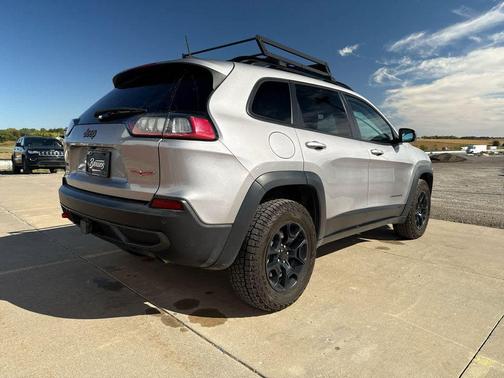 2022 Jeep Cherokee Trailhawk