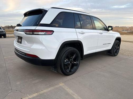 2023 Jeep Grand Cherokee Altitude