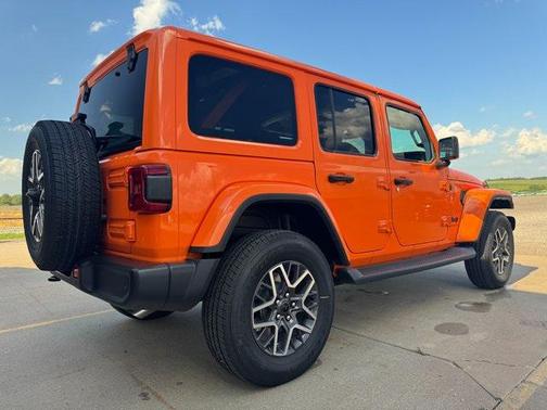 2025 Jeep Wrangler 4-Door Sahara 4x4