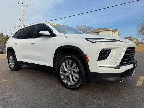 2025 Buick Enclave Preferred FWD