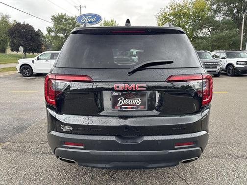 2022 GMC Acadia AWD SLT