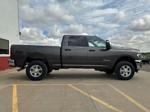 2025 RAM 2500 Big Horn Crew Cab 4x4 6'4' Box