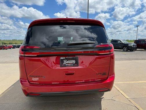 2026 Chrysler Pacifica Limited