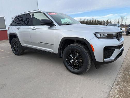 2026 Jeep Grand Cherokee Altitude
