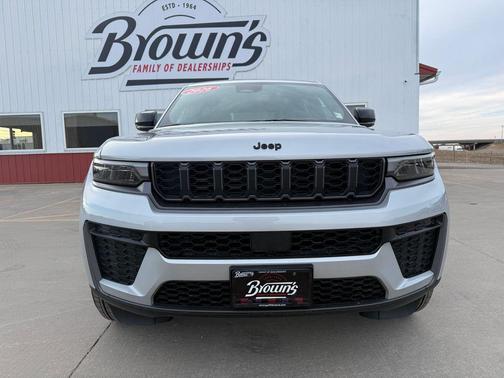 2026 Jeep Grand Cherokee Altitude