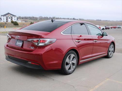 2016 Hyundai SONATA Hybrid Limited