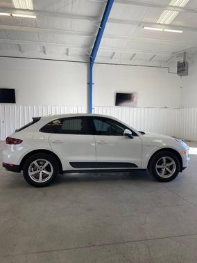 2017 Porsche Macan Base AWD 4dr SUV