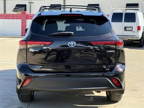 2021 Toyota Highlander Hybrid LE