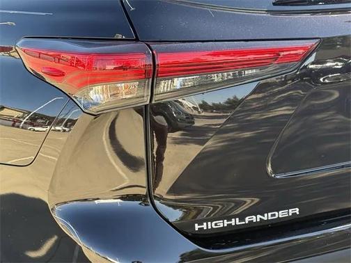 2021 Toyota Highlander Hybrid LE