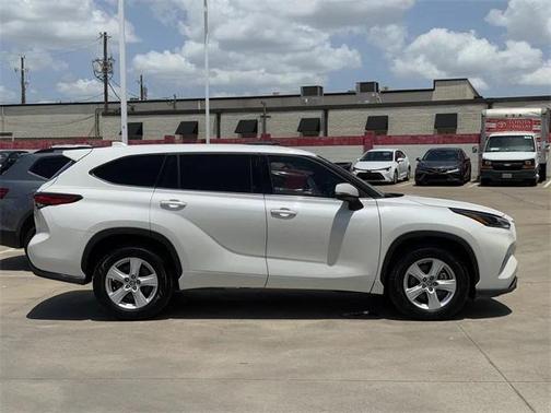 2021 Toyota Highlander LE