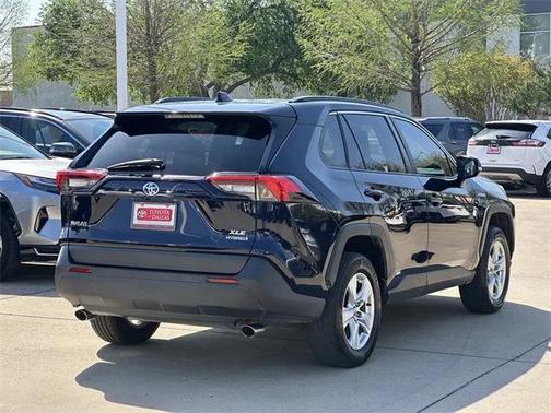 2021 Toyota RAV4 Hybrid XLE