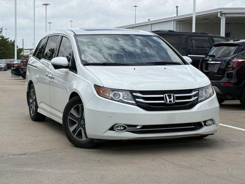 White Diamond Pearl 2016 Honda Odyssey Touring