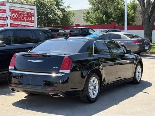 2022 Chrysler 300 Touring