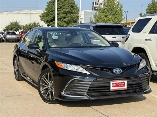 2021 Toyota Camry Hybrid XLE