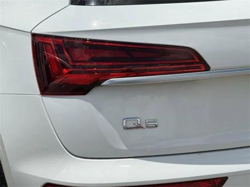 2024 Audi Q5 45 S line Premium Plus