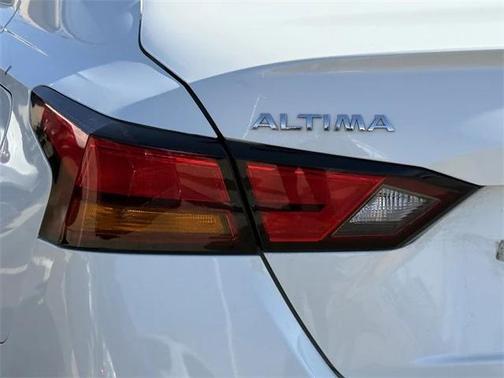 2021 Nissan Altima SR FWD