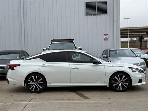 2021 Nissan Altima SR FWD