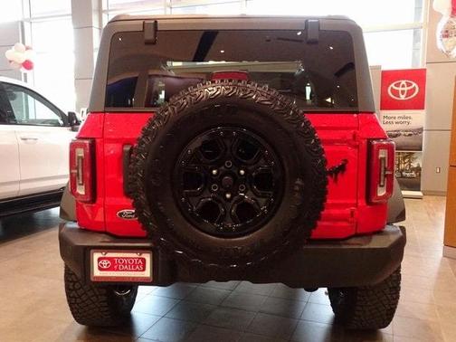 Photo 4 of 25 of 2022 Ford Bronco Wildtrak