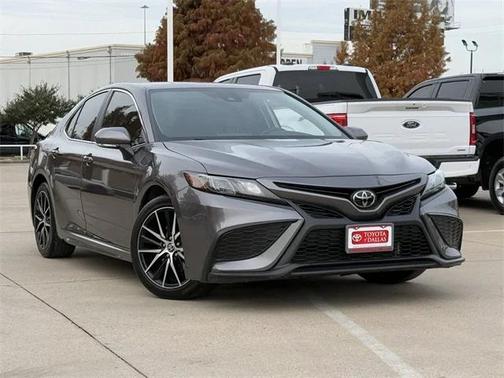 2022 Toyota Camry SE