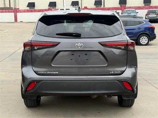 2024 Toyota Highlander LE