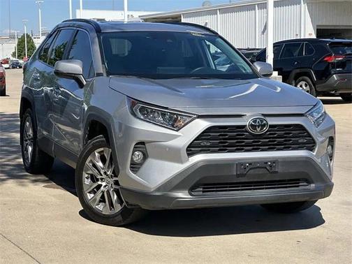 2020 Toyota RAV4 XLE Premium