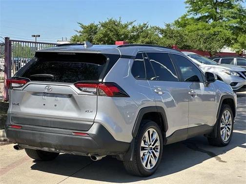 2020 Toyota RAV4 XLE Premium