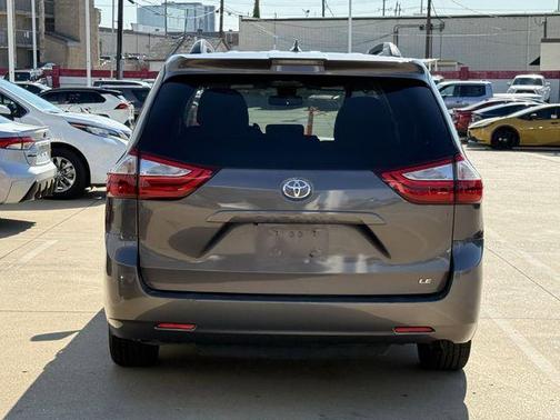 Predawn Gray Mica 2019 Toyota Sienna LE