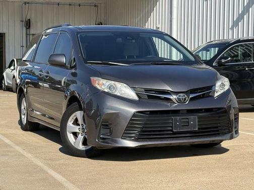 Predawn Gray Mica 2019 Toyota Sienna LE