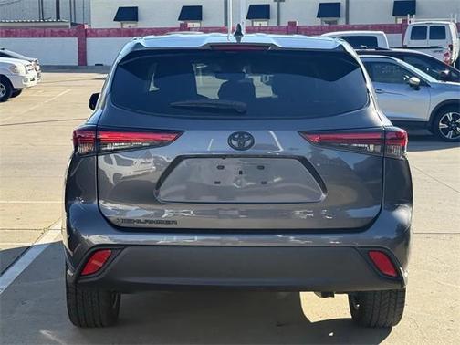 2022 Toyota Highlander L