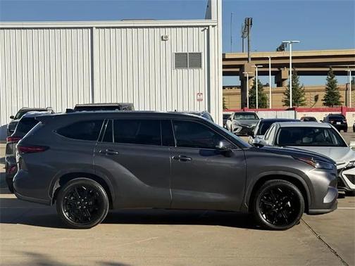 2022 Toyota Highlander L