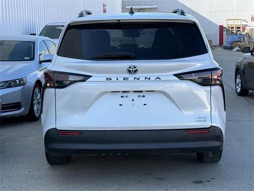 2023 Toyota Sienna XLE