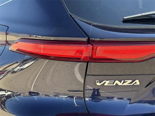 2023 Toyota Venza LE