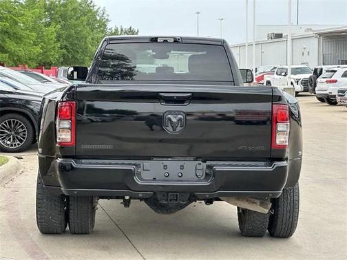 2022 RAM 3500 Big Horn Crew Cab 4x4 8' Box