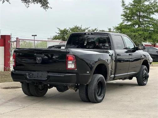 2022 RAM 3500 Big Horn Crew Cab 4x4 8' Box