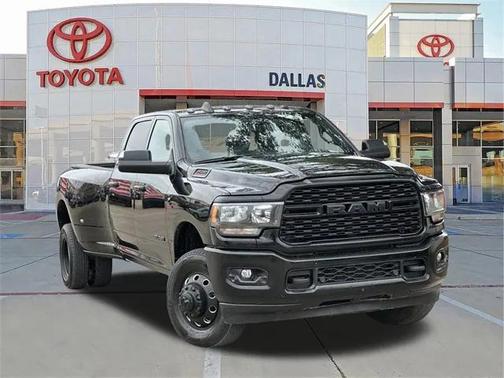 2022 RAM 3500 Big Horn Crew Cab 4x4 8' Box