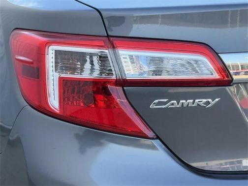 2012 Toyota Camry Hybrid XLE