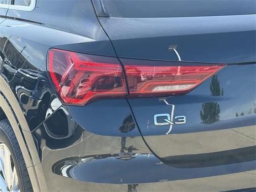 2023 Audi Q3 Premium 45 TFSI S line quattro Tiptronic