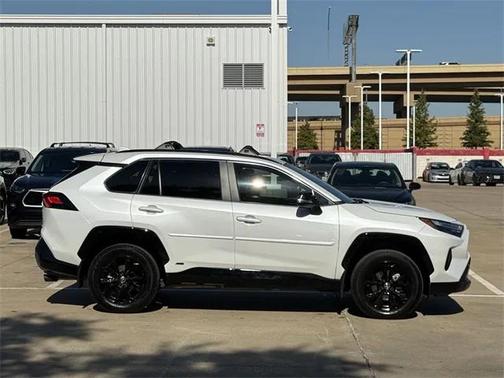 2024 Toyota RAV4 Hybrid SE
