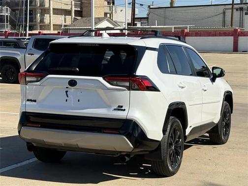 2024 Toyota RAV4 Hybrid SE