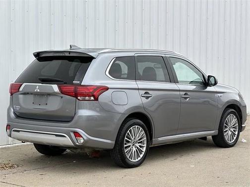 2022 Mitsubishi Outlander PHEV SEL