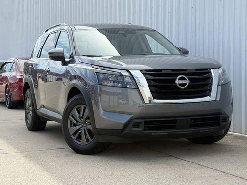 Gun Metallic 2024 Nissan Pathfinder SV 4WD