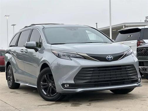 2024 Toyota Sienna Woodland Edition